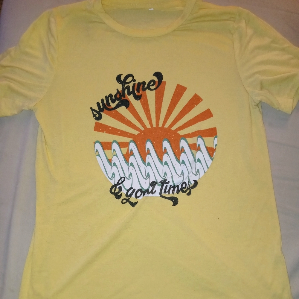 Woman's "sunshine and good times" t-shirt